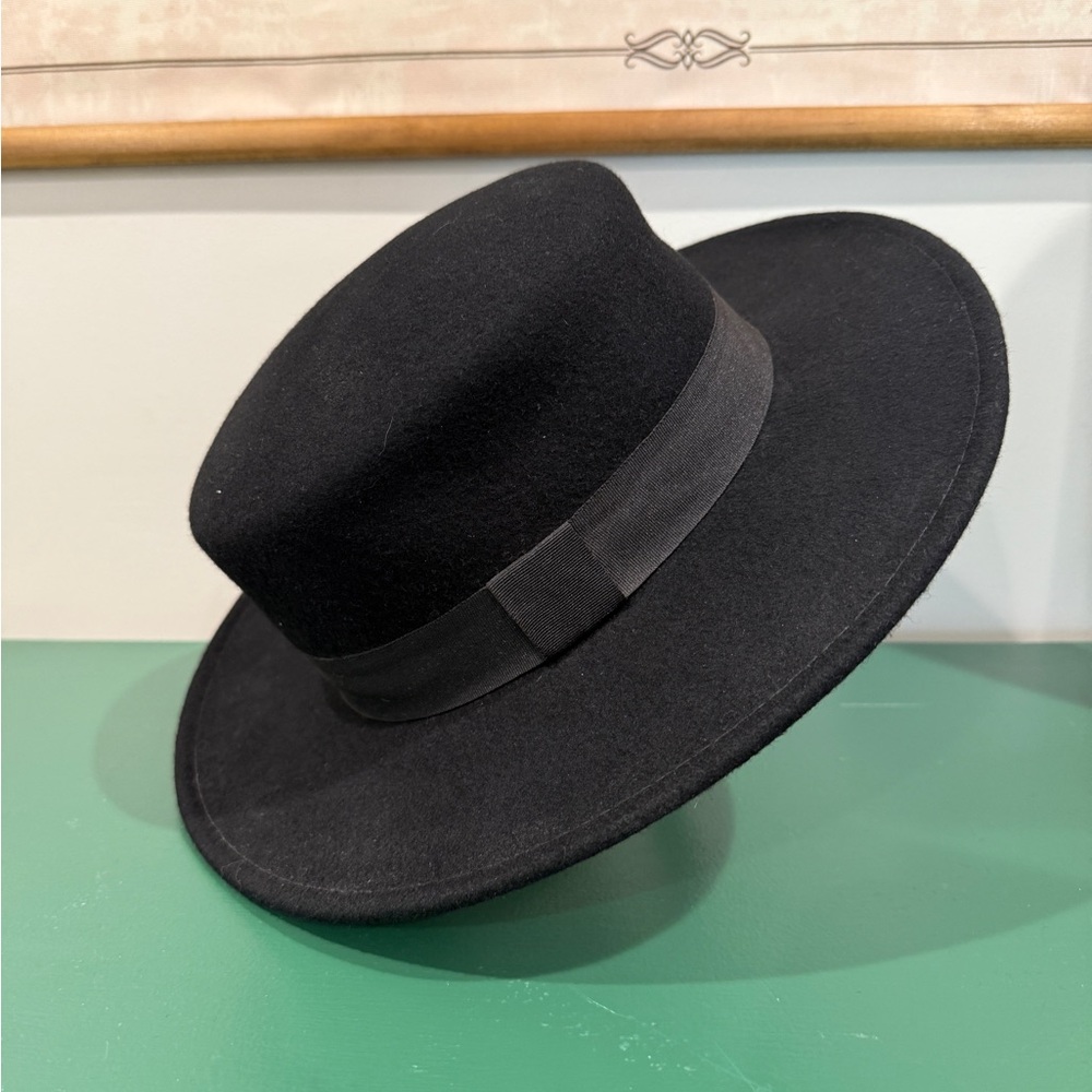 Unique Vintage Black Wide-Brim Hat